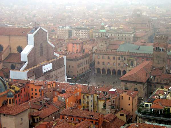 Piazza Maggiore von oben